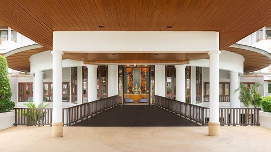 lobby_drop-off