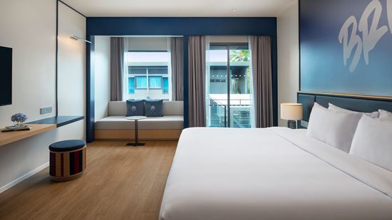 grand-deluxe_king-bed_1