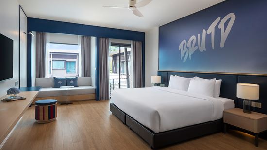 grand-deluxe_king-bed_2