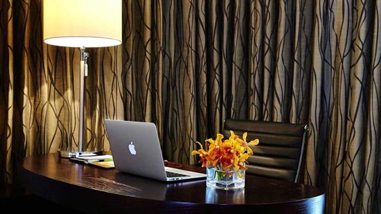 Junior Suite Desk