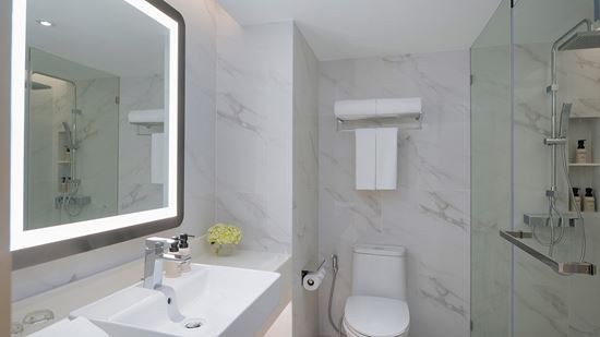 premier-family_bathroom