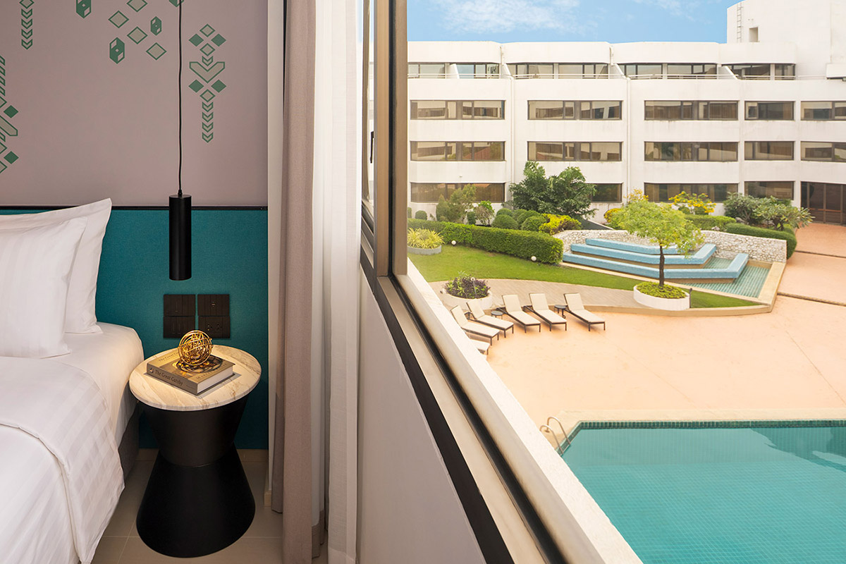 premier-pool-view