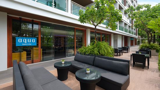 aqua-eatery-and-bar-outdoor-area