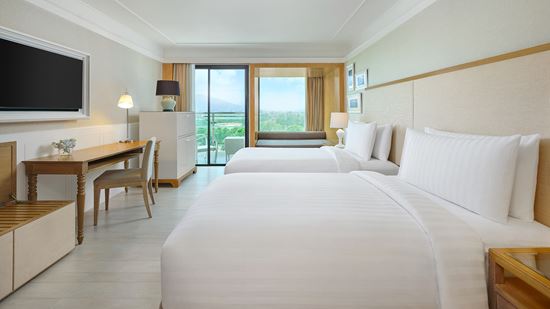 deluxe-hill-view-1