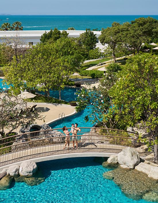 lagoon-pool_family-moments