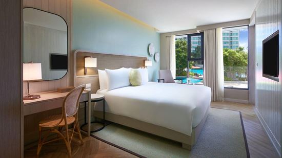 Club Amari Suite Poolside