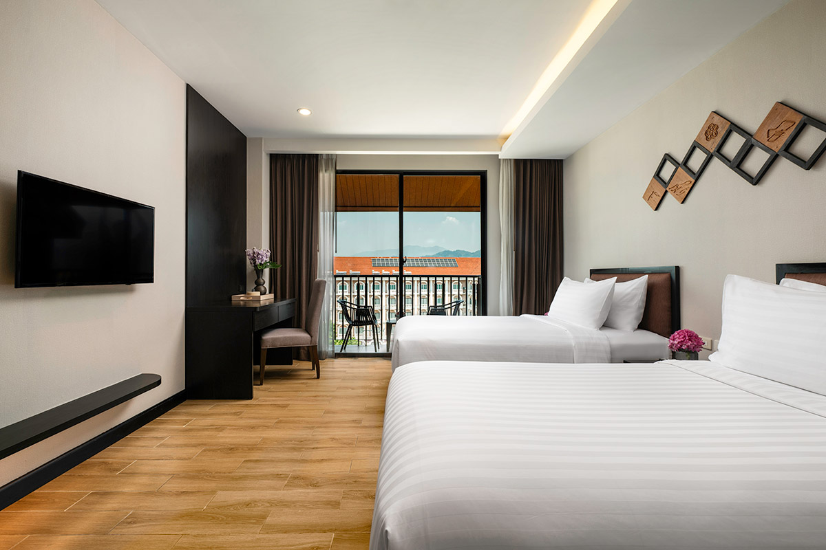 superior-city-view-with-balcony