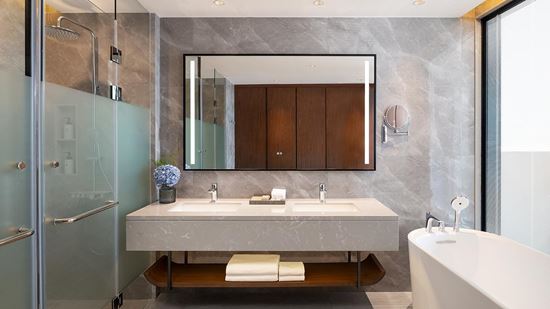Junior Suite City View - Bathroom